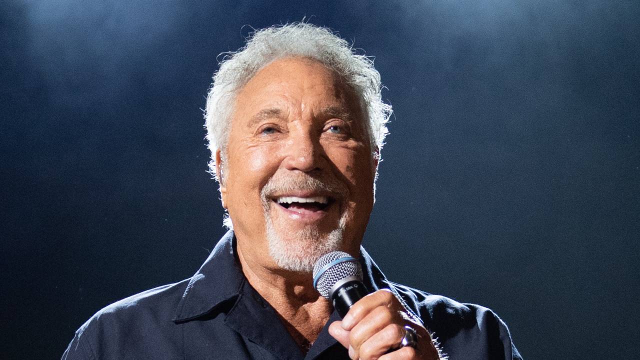Sir Tom Jones forced to cancel Los Angeles gig at the last minute on ...