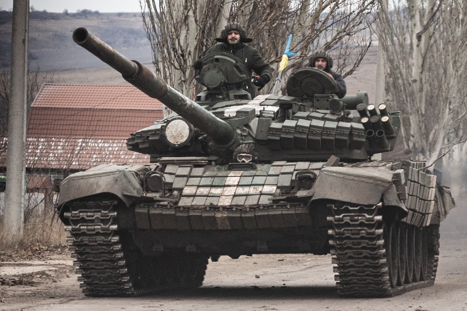 Remember when a Ukrainian tank destroyed a Russian armored vehicle at ...