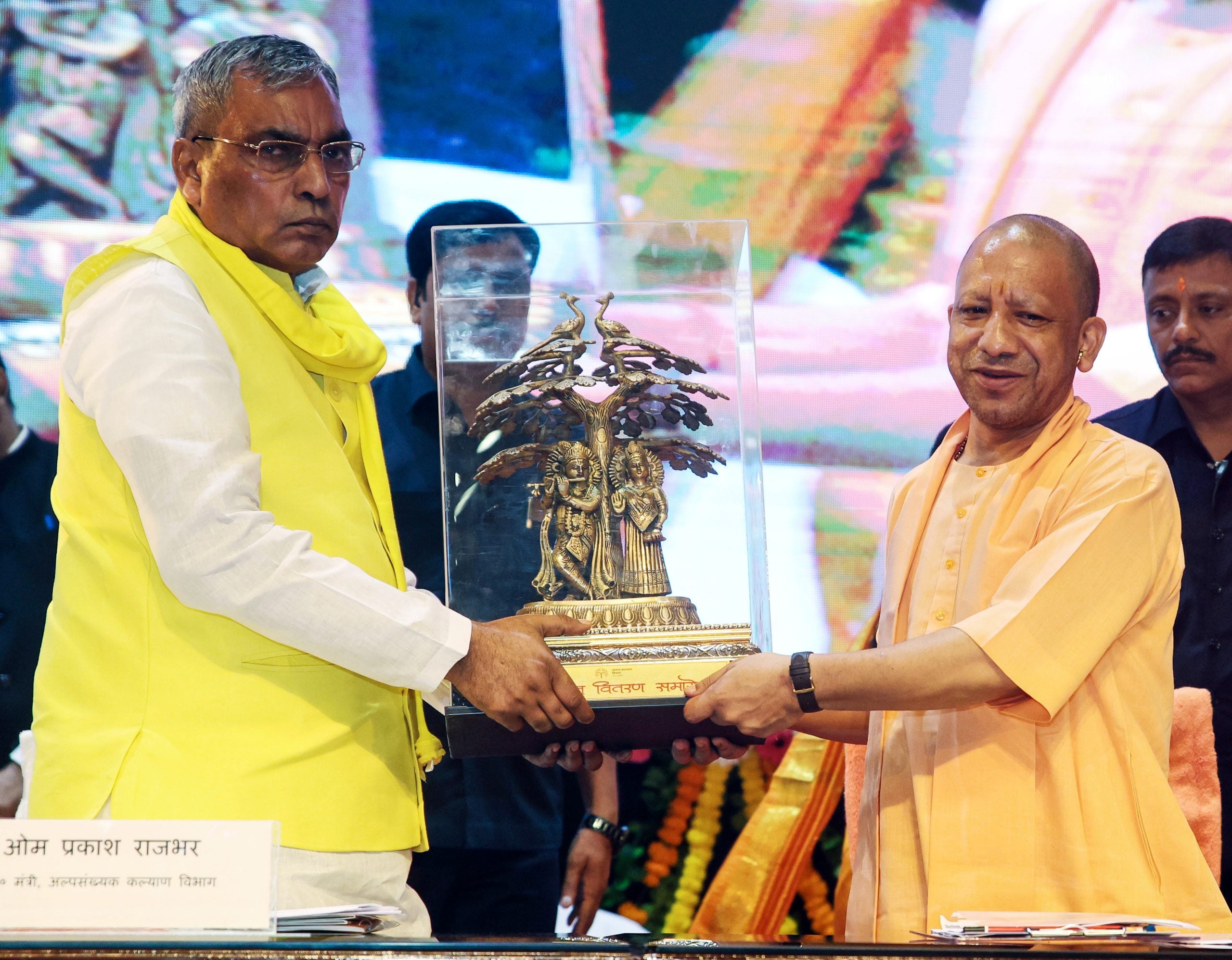 UP poll palette is riot of colours: From Akhilesh’s blue, to Rajbhar’s ...