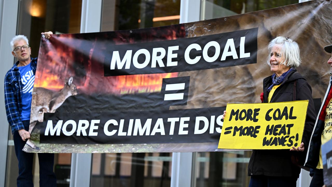 'Mining state': Resources flex fights One Nation surge