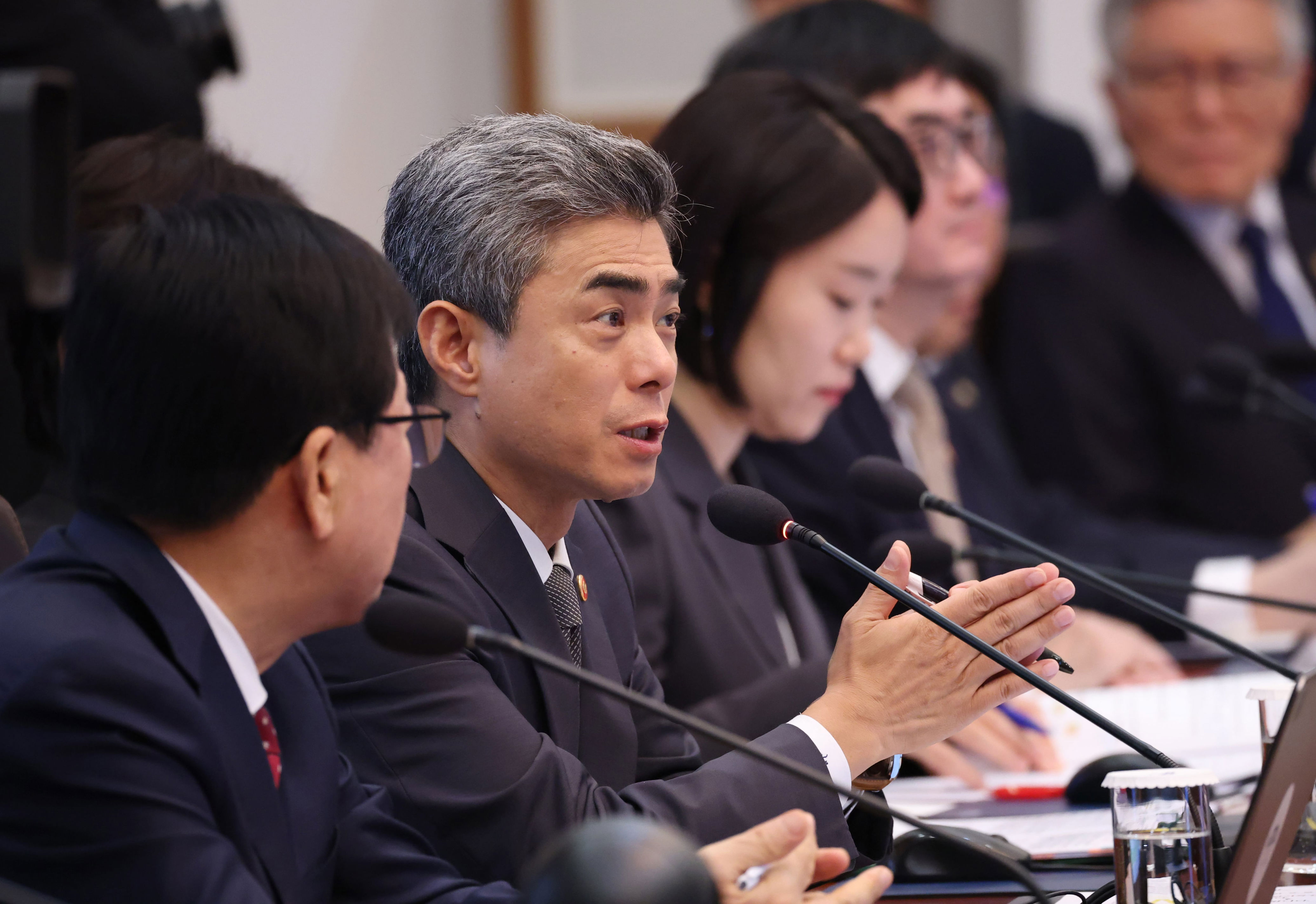 Defense Minister Kang questions US military trust