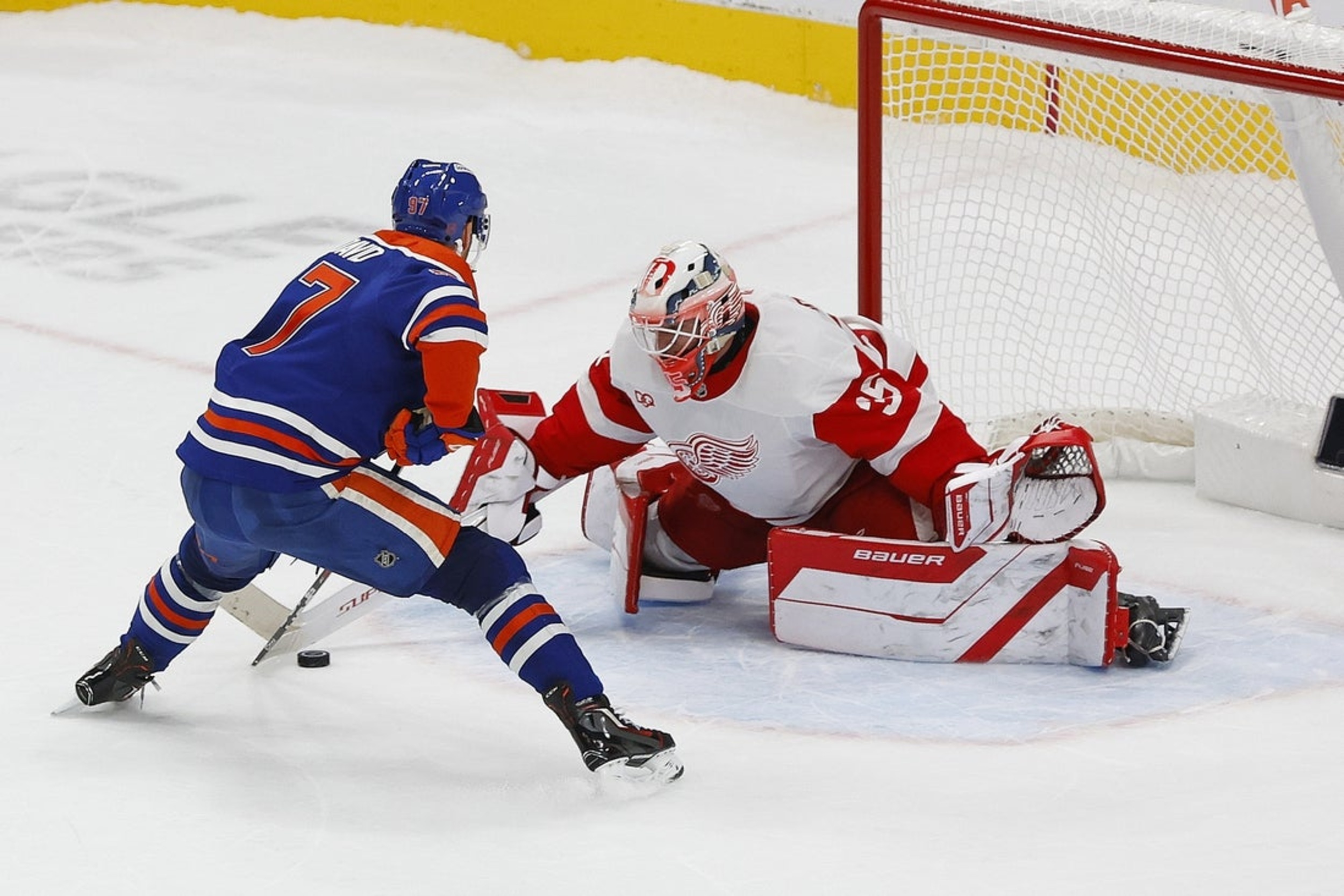 NHL roundup: Wings' Michal Postava wins first start, tops Oilers in SO