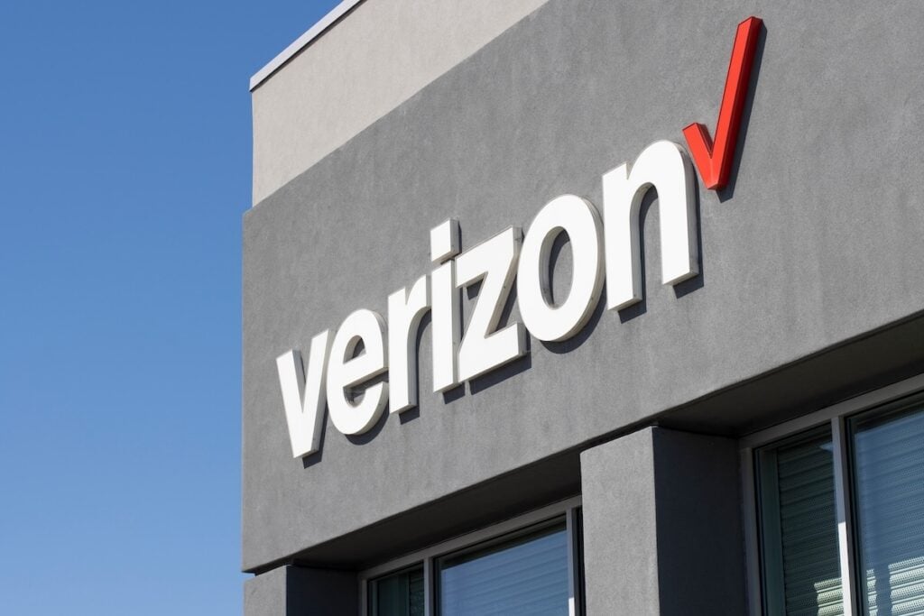 Verizon CEO open to working with Elon Musk's Starlink, but there’s one ...
