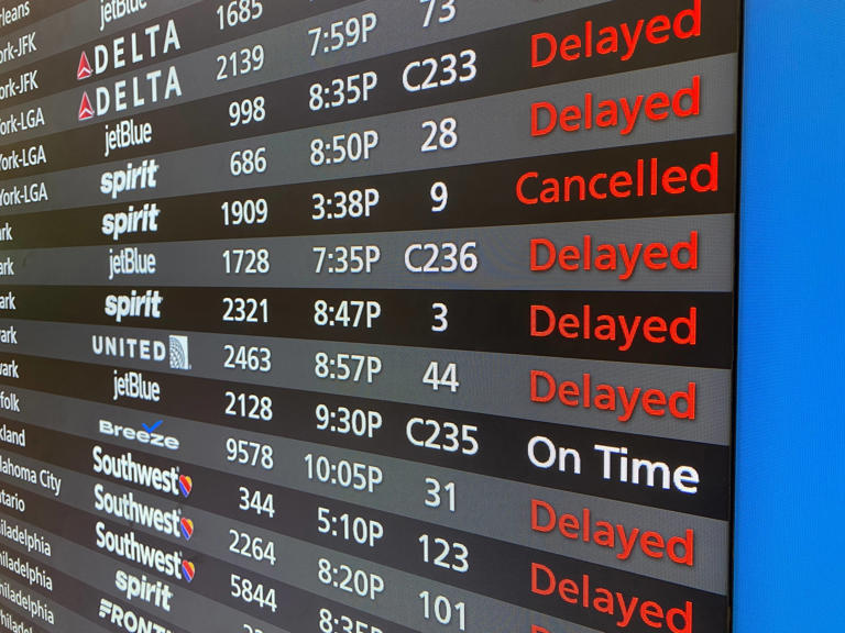 US airline passengers face new deadline for flight compensation rule ...