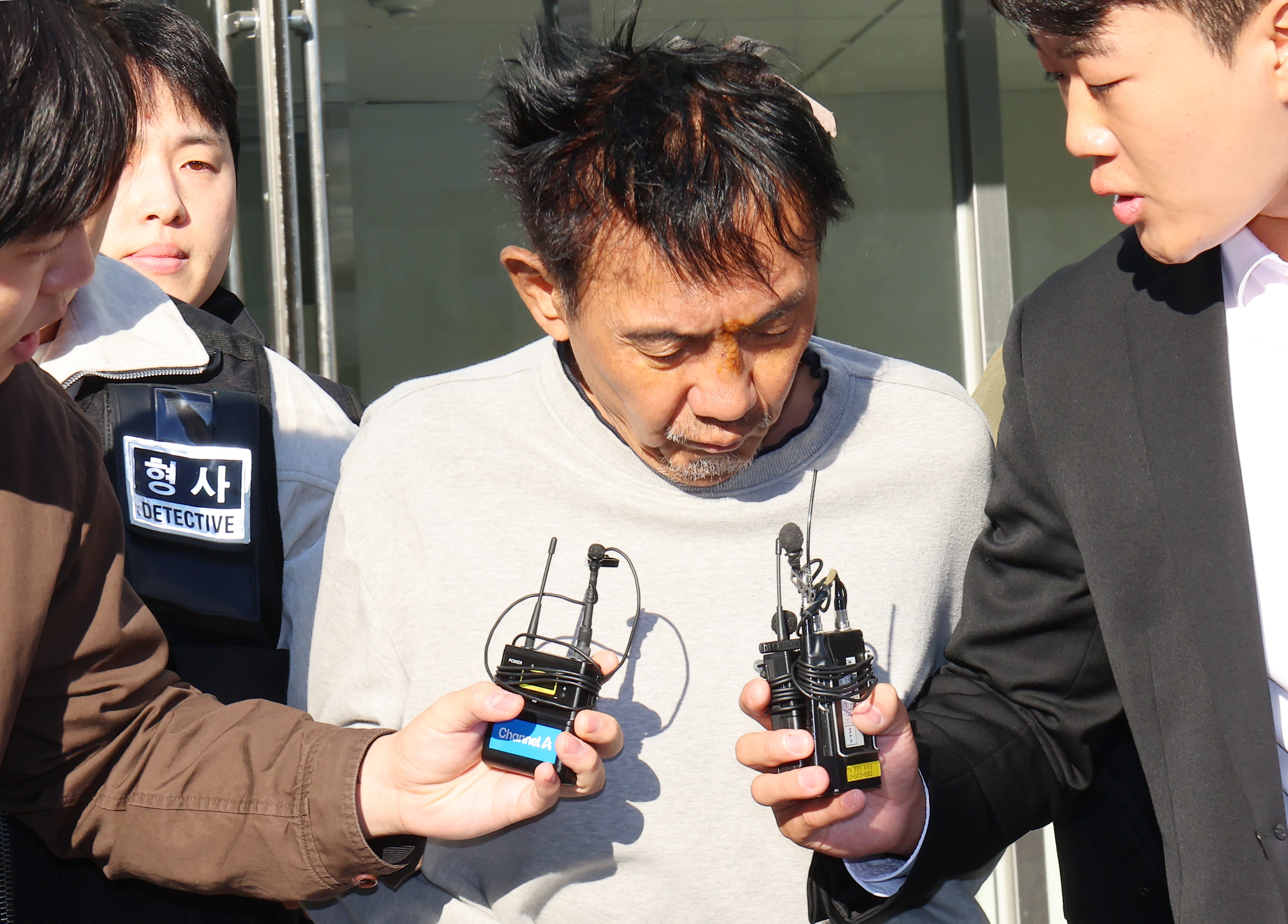 Choi Chung-rak self-harms in detention, stable