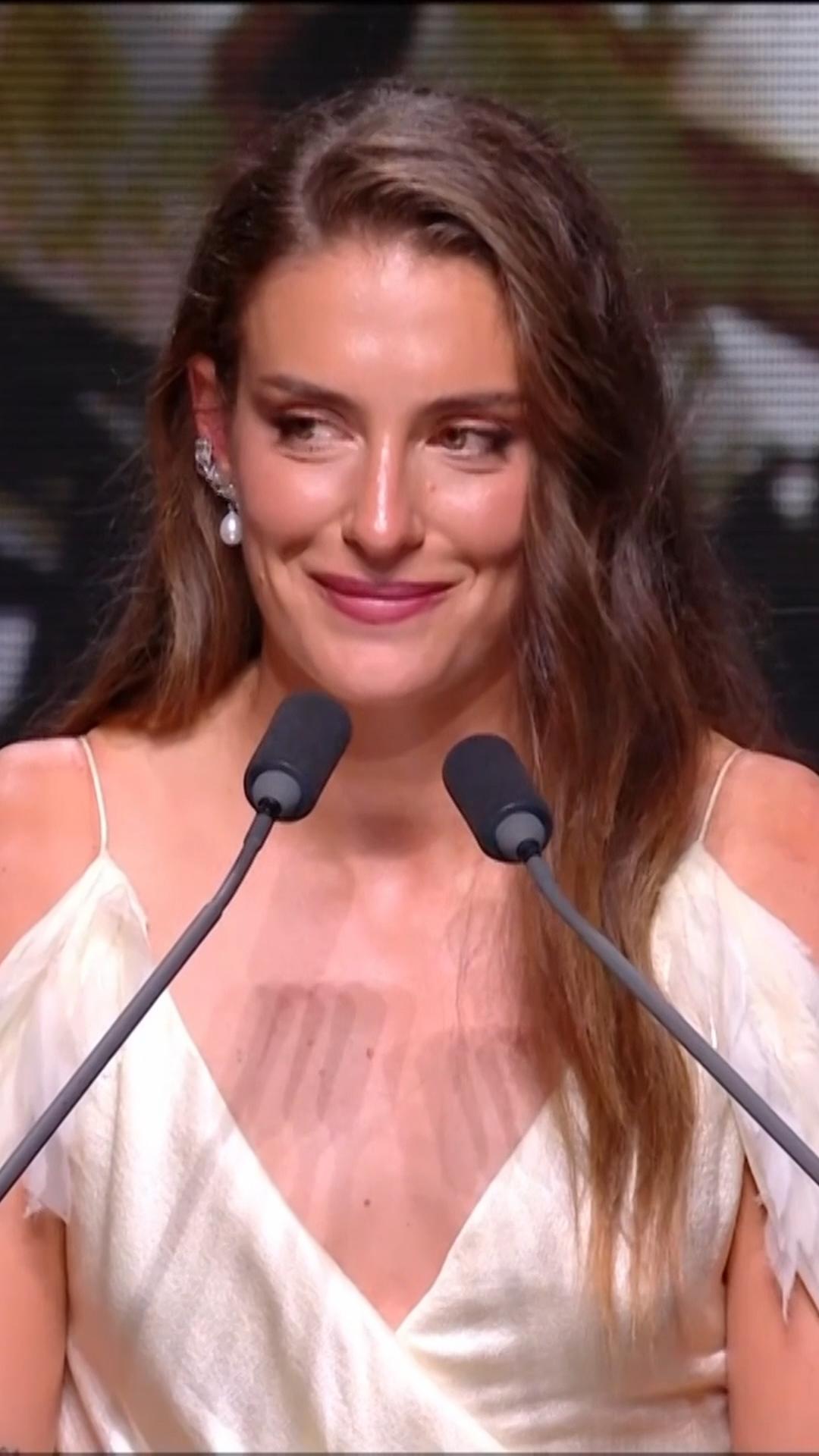 Vertical soccer Ballon d'Or Putella reaction