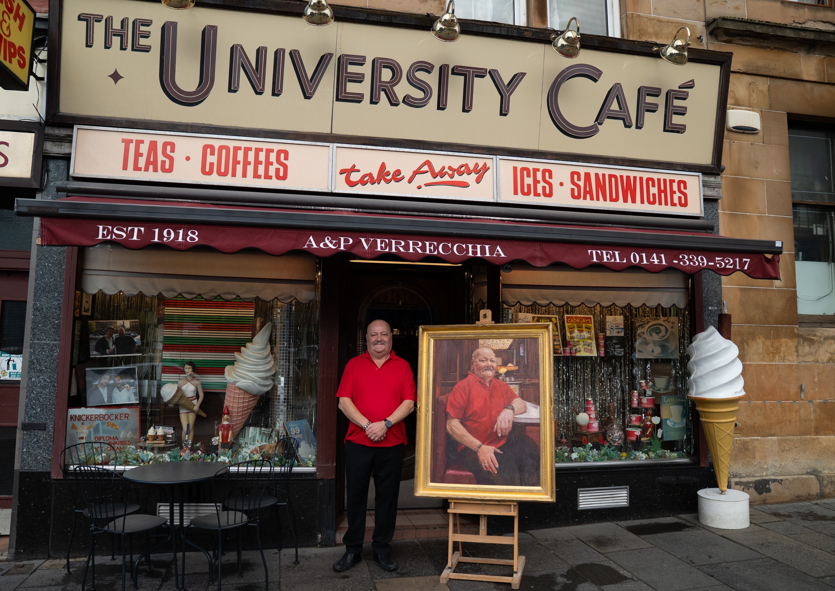 Portrait of 'Glasgow royalty' Gino who owns the University Cafe by ...