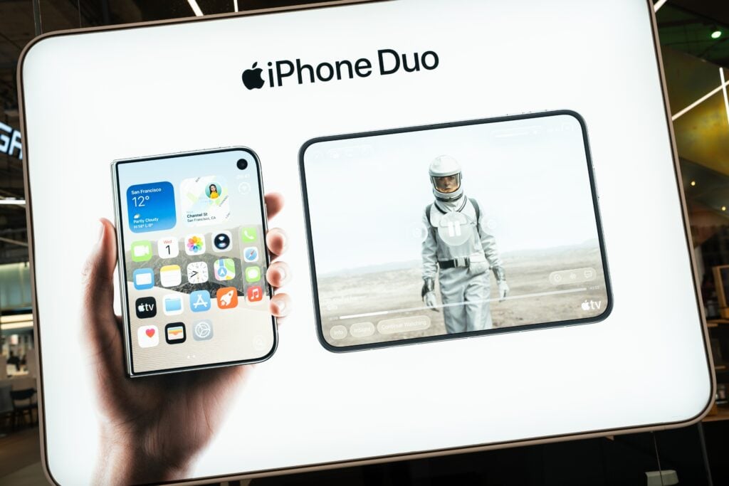 Aware of an issue: Apple offers replacements for iPhone duo display ...