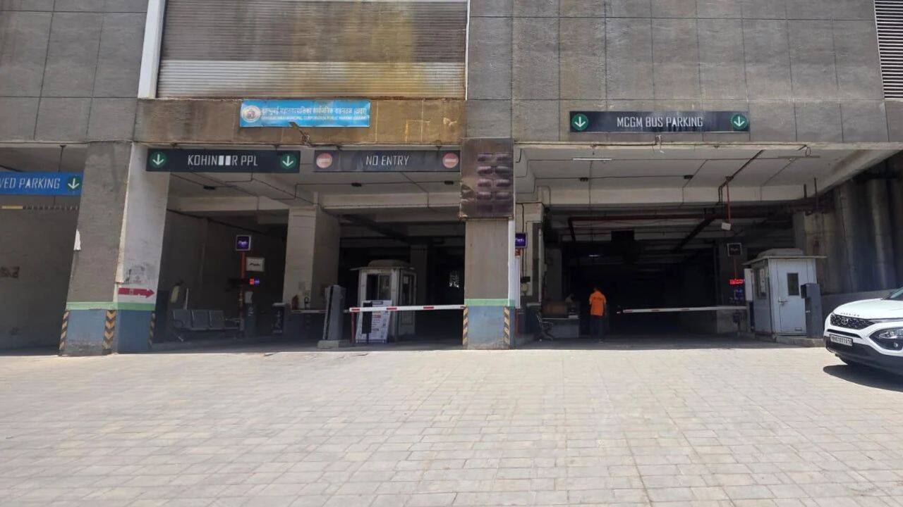 Firs For Repeat Footpath Parking: Mumbai traffic police to file cases ...