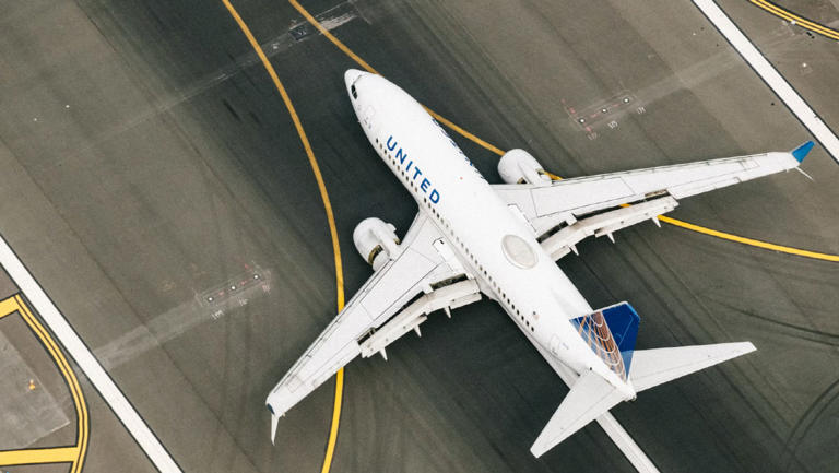 Will hijack a plane text message prompts passenger jet to turn back ...