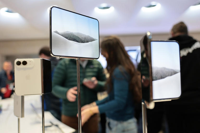 Apple user warns about 'biggest loss' when switching to iPhone Duo