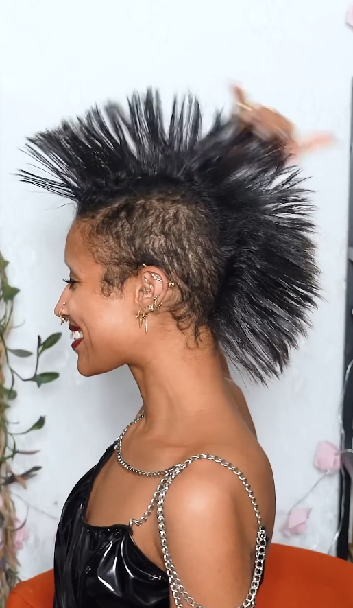 Creating defined spikes in a mohawk hairstyle