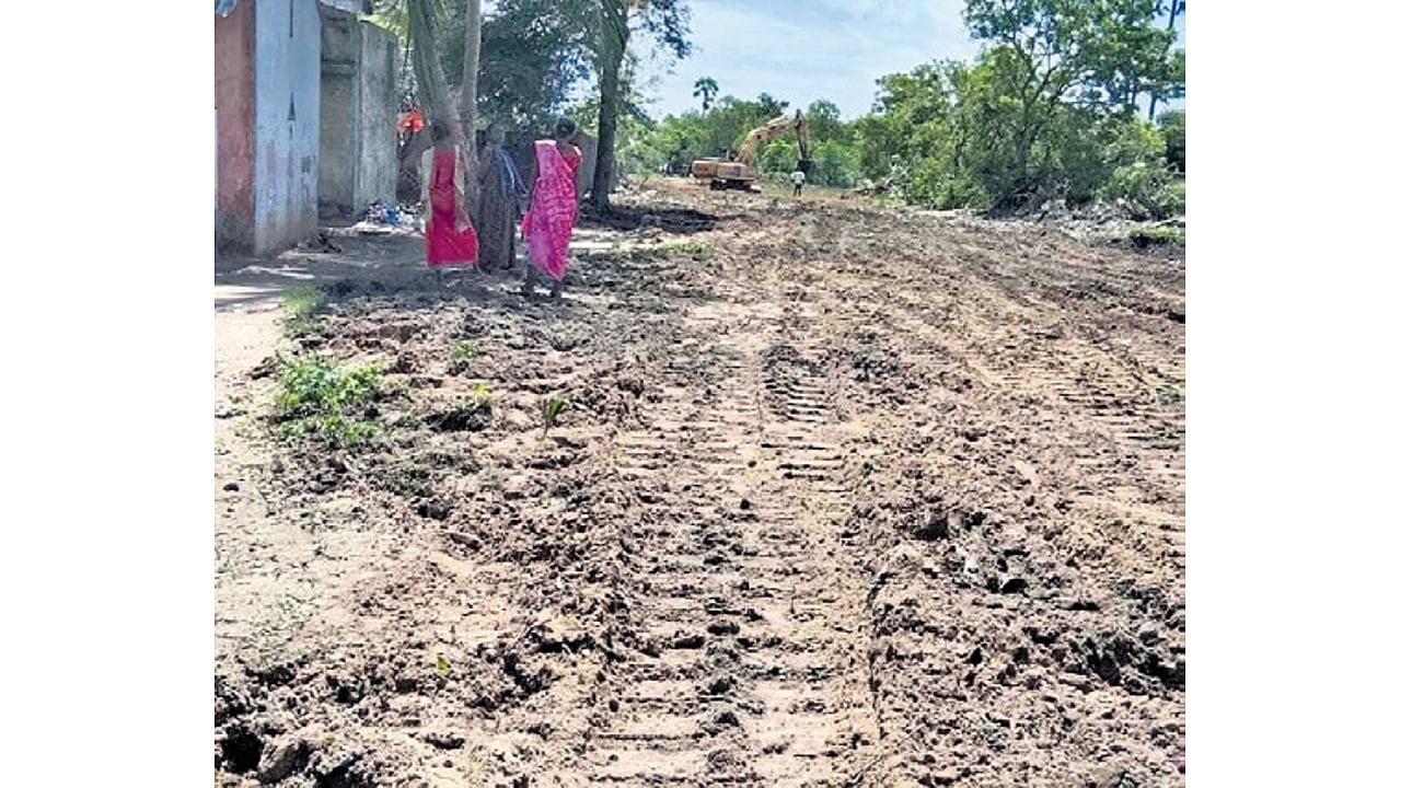 NGO helps Irular settlement along ECR get temporary access road