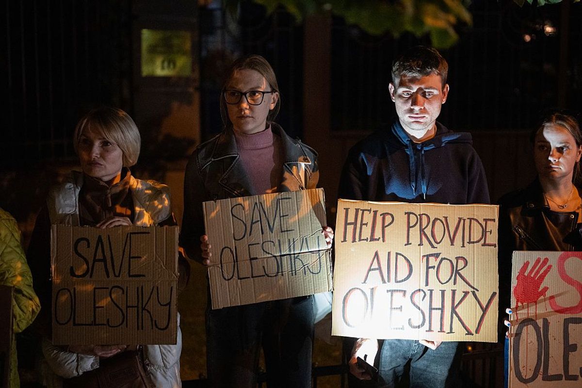 Local ceasefire in besieged Oleshky begins, Ukrainian, Russian ...