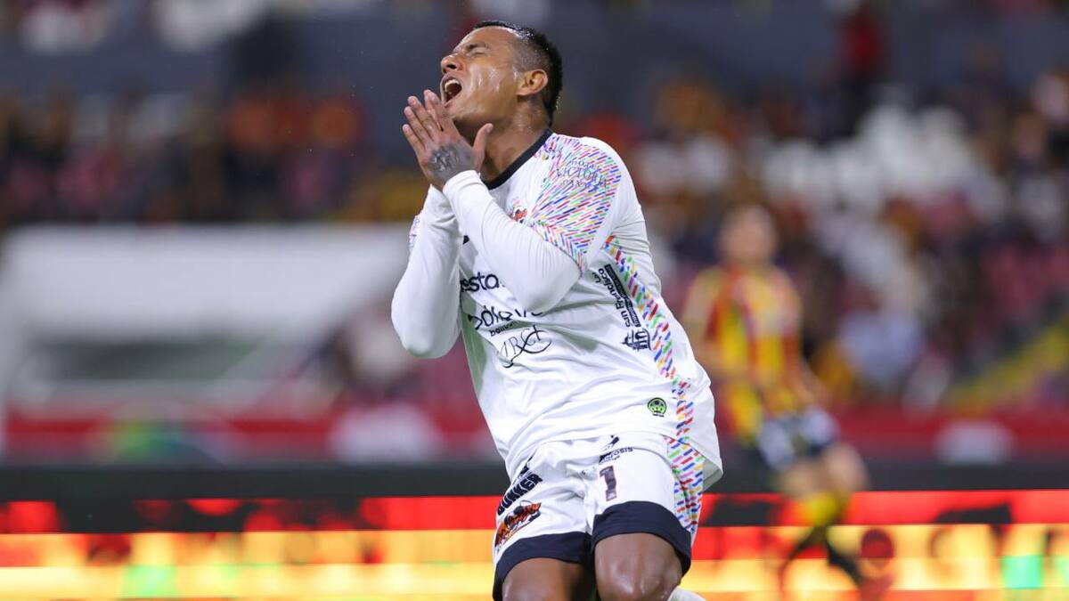 Julio Cruz rompe el silencio tras empujar a una árbitra: así se ...