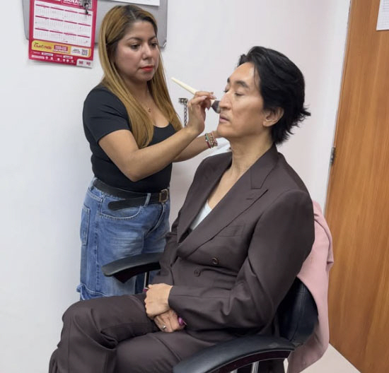 Shin Hyun-joon’s perfect-match skin tone has even his wife in stitches ...