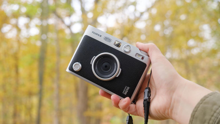 The Fujifilm Instax Evo 2 is way more fun than a cheap camera ought to be