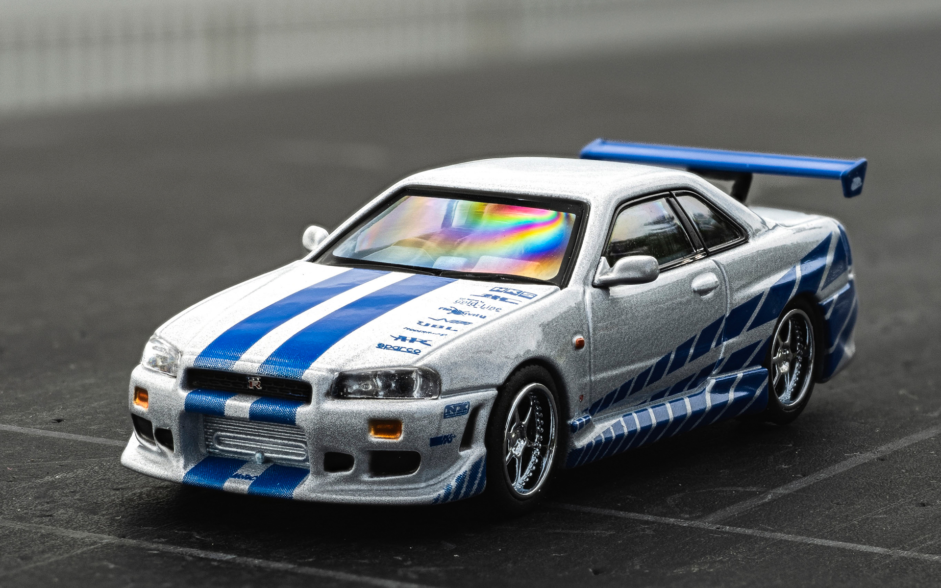 京商、ミニカーと冊子をセットにした「MINI CAR＆BOOK」第26弾は“ワイスピ”仕様のR34 GT-R