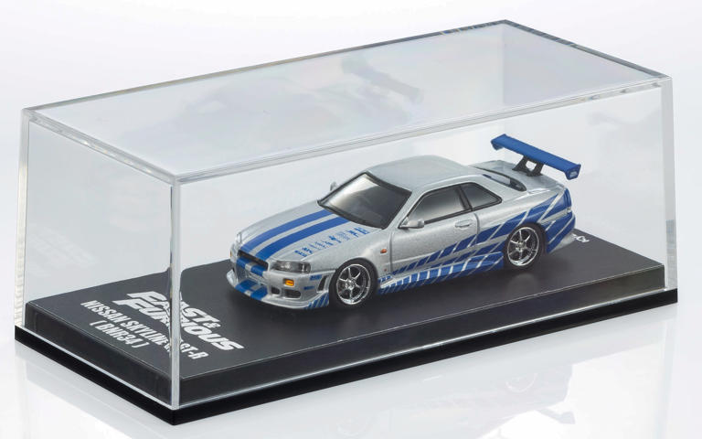京商、ミニカーと冊子をセットにした「MINI CAR＆BOOK」第26弾は“ワイスピ”仕様のR34 GT-R