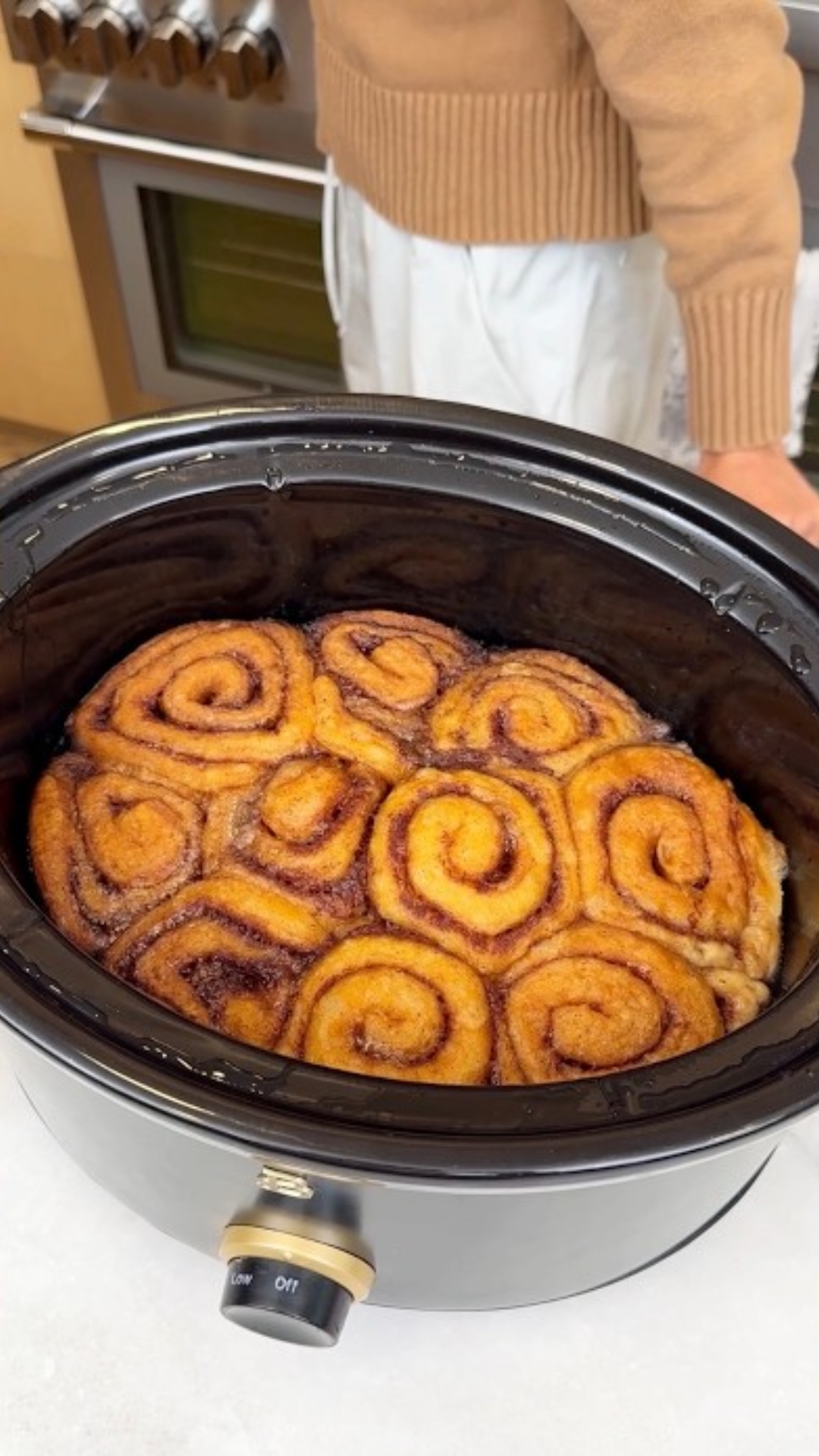 Easy crockpot blueberry cinnamon rolls for breakfast