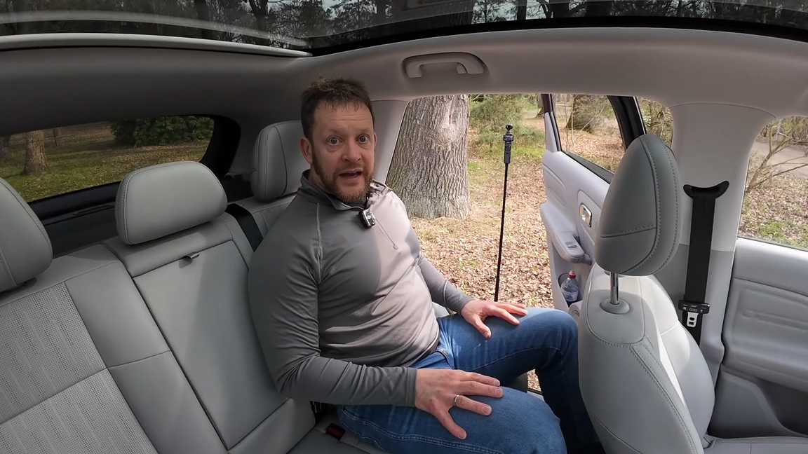 Leapmotor B10 EREV combines spacious family comfort with long range