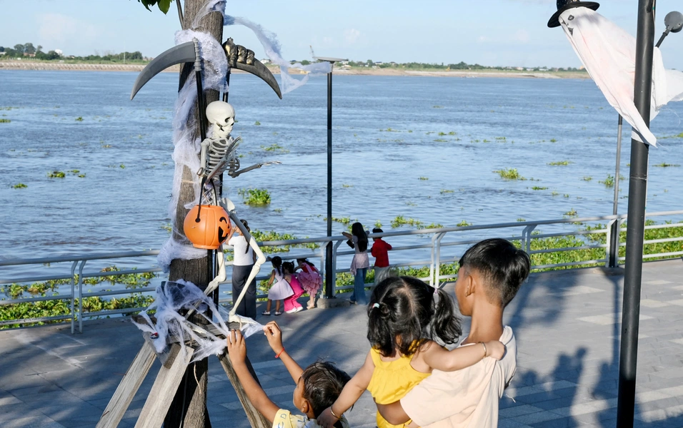 Experts share Halloween tips to build skills and keep kids safe