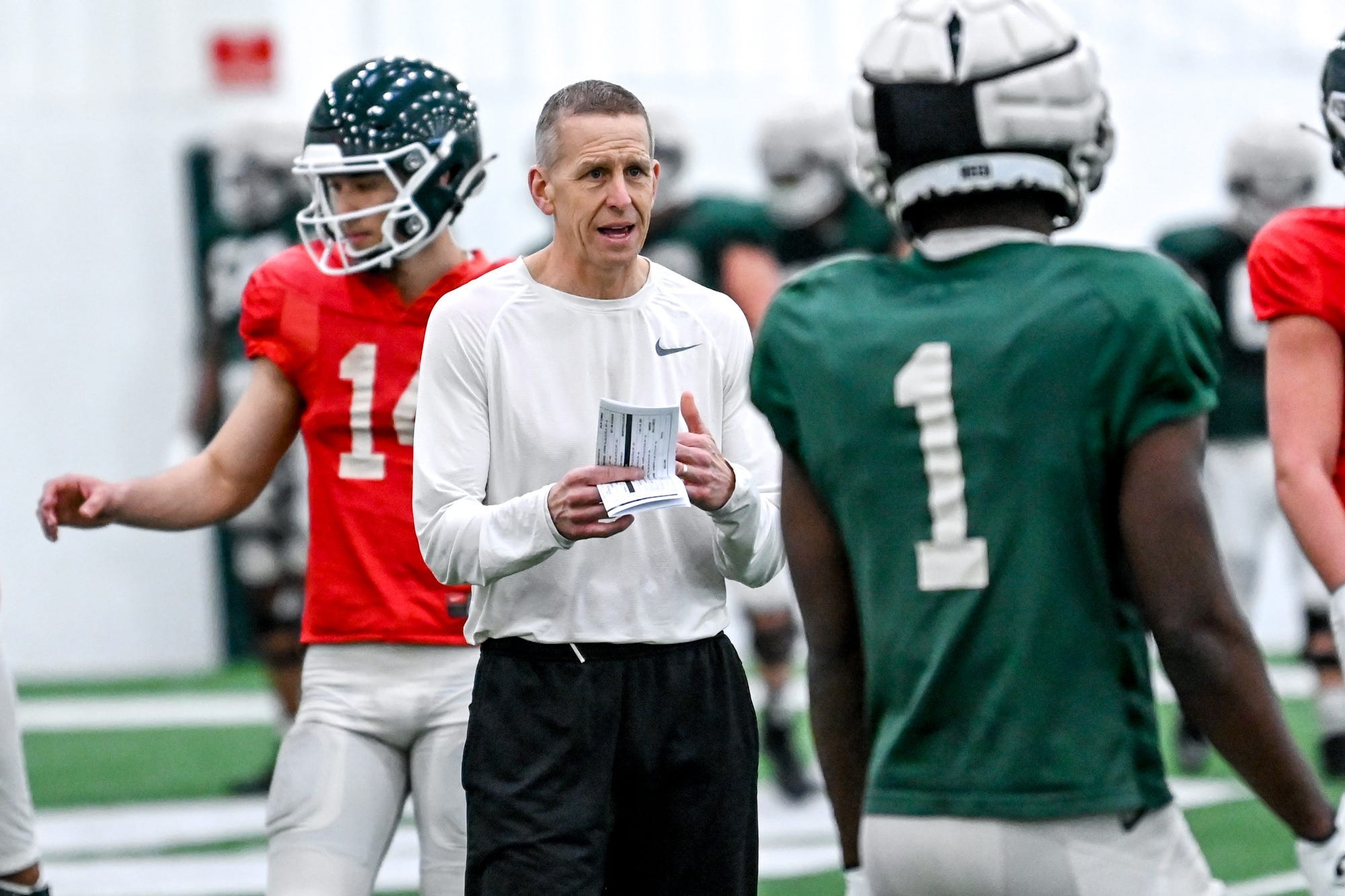 Former Michigan State football coordinator to call plays for Oregon