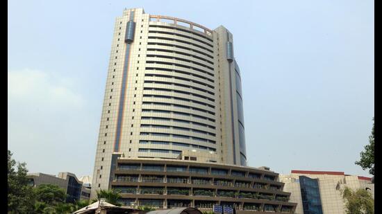 MCD suspends junior engineer over demolition at animal shelter