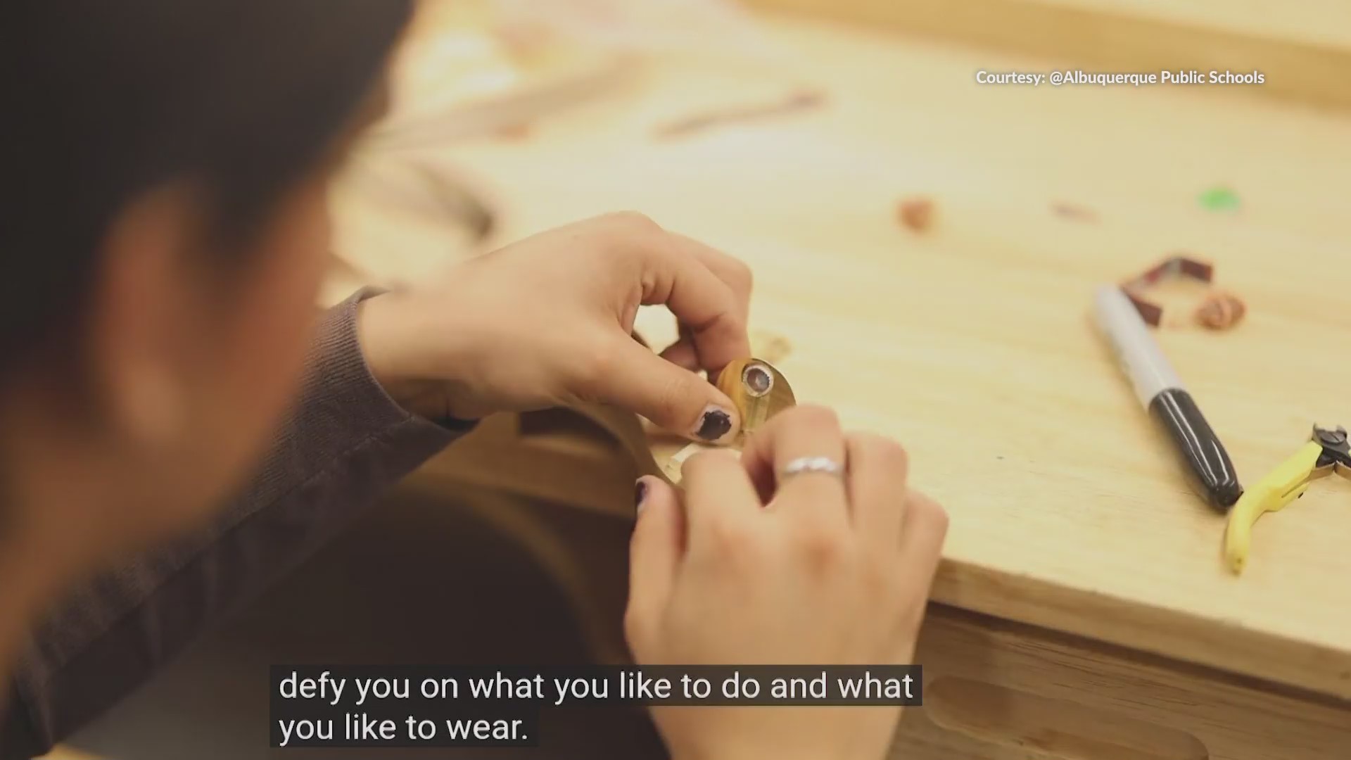 Albuquerque High School program teaches students jewelry-making skills