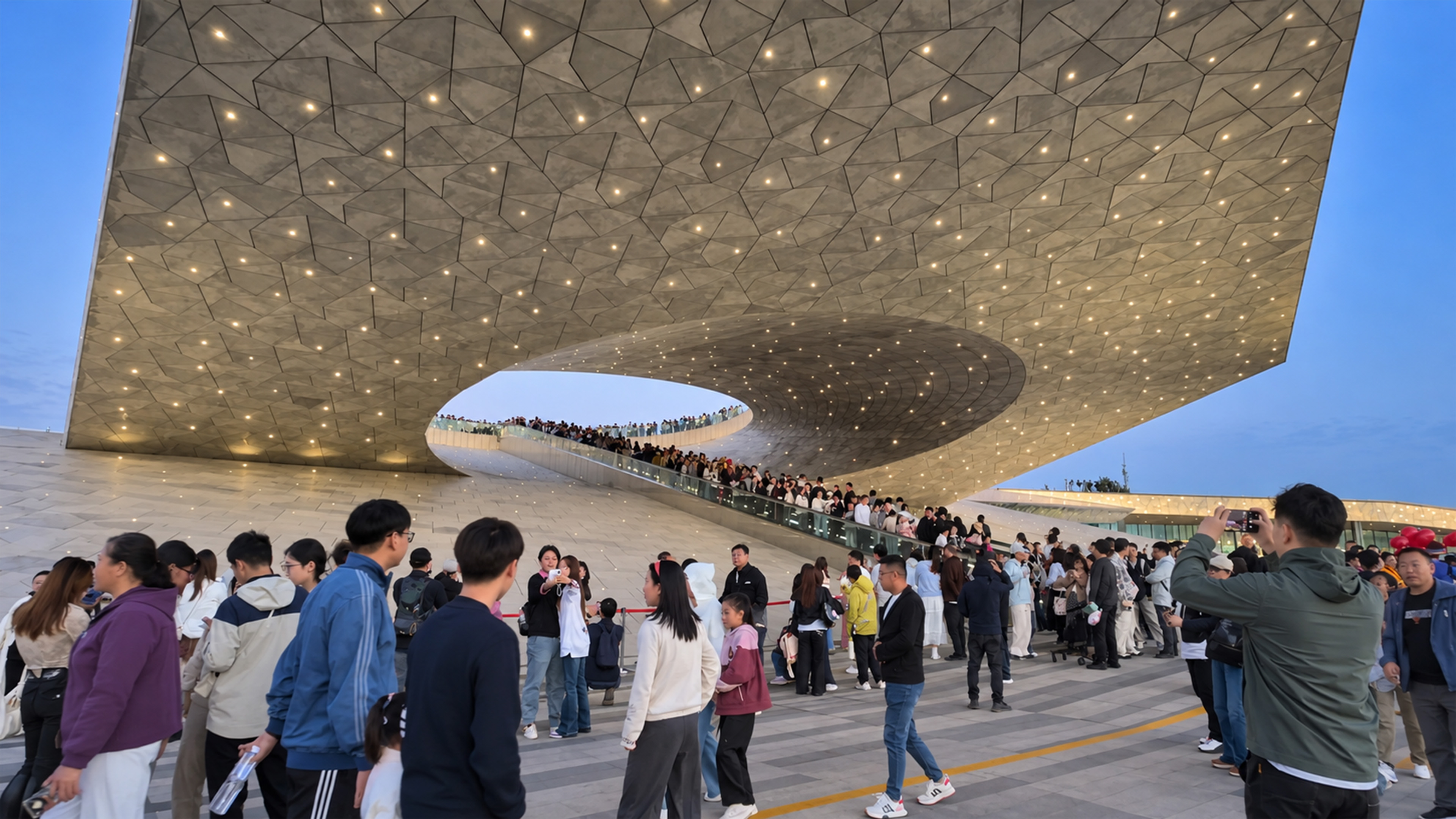 Este enorme techo en China parece un portal espacial