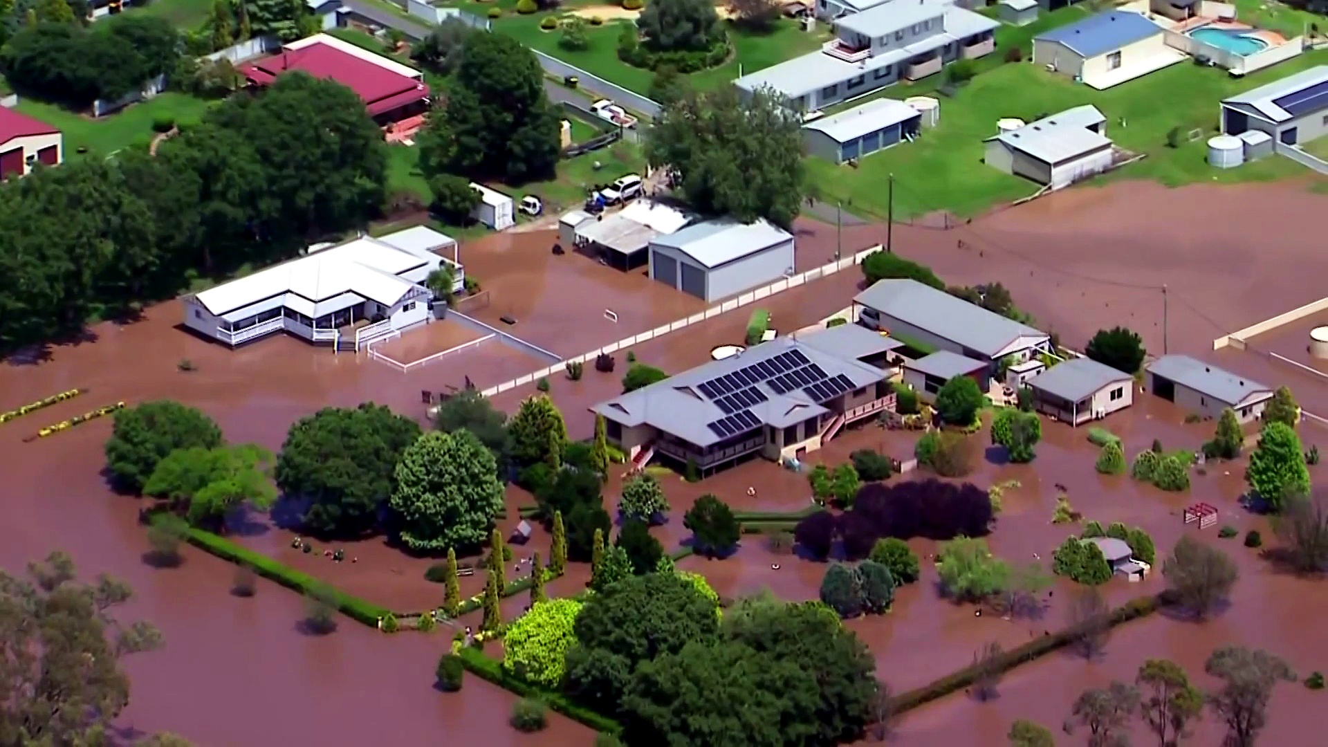 Body found in Qld floodwaters