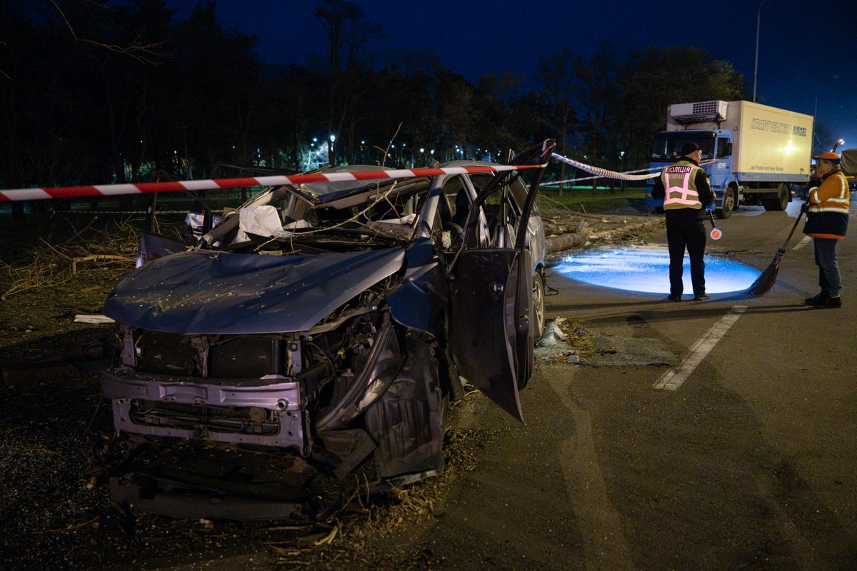 One killed in Kyiv strikes hours before truce begins in Oleshky: Live
