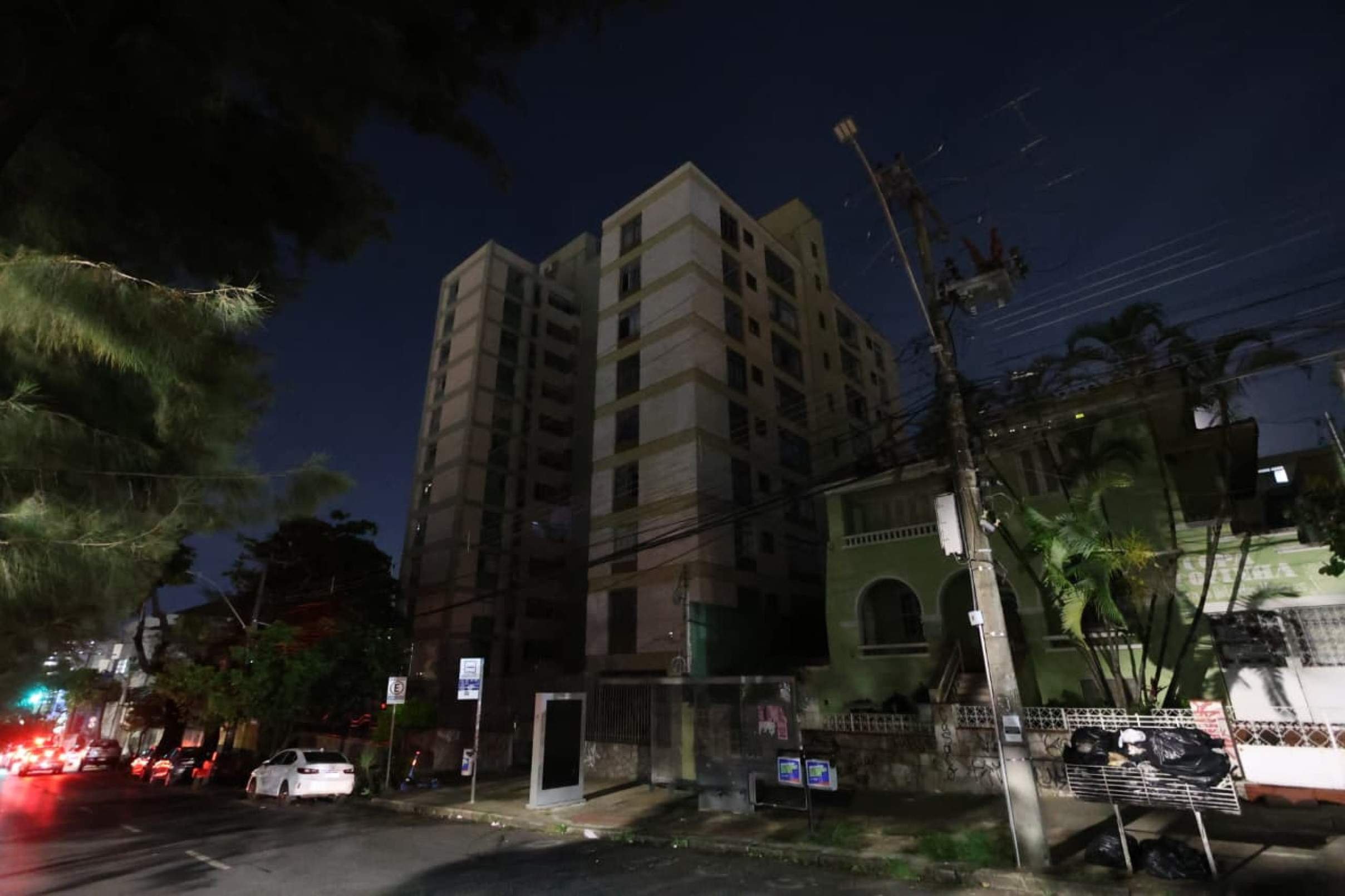 Parte do bairro Floresta, em BH, segue sem luz quase 36 horas após temporal