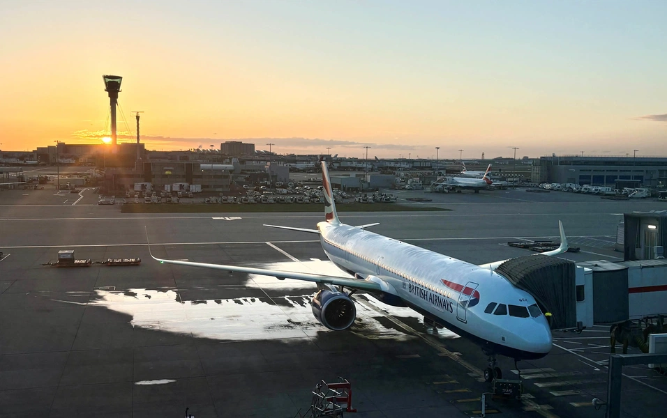 British Airways 777 near-miss with unidentified high-speed object