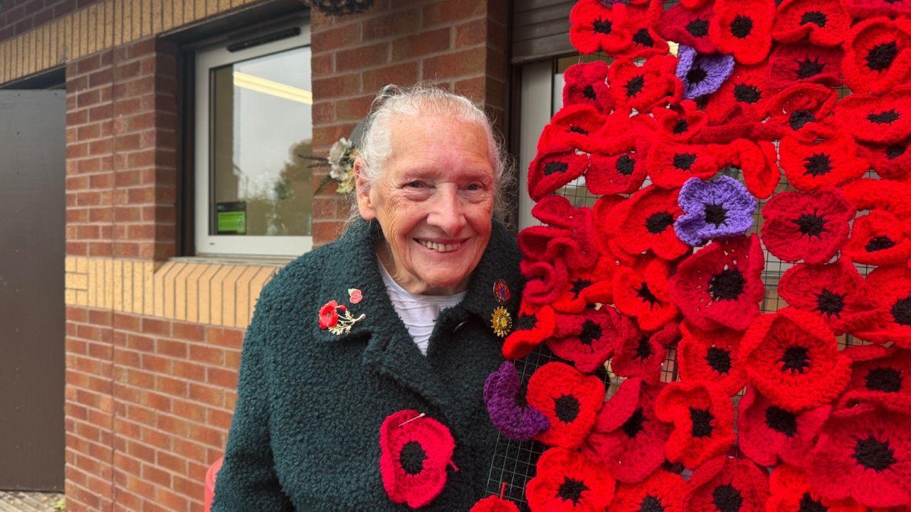 Community crochets 1,000 poppies for Remembrance Day