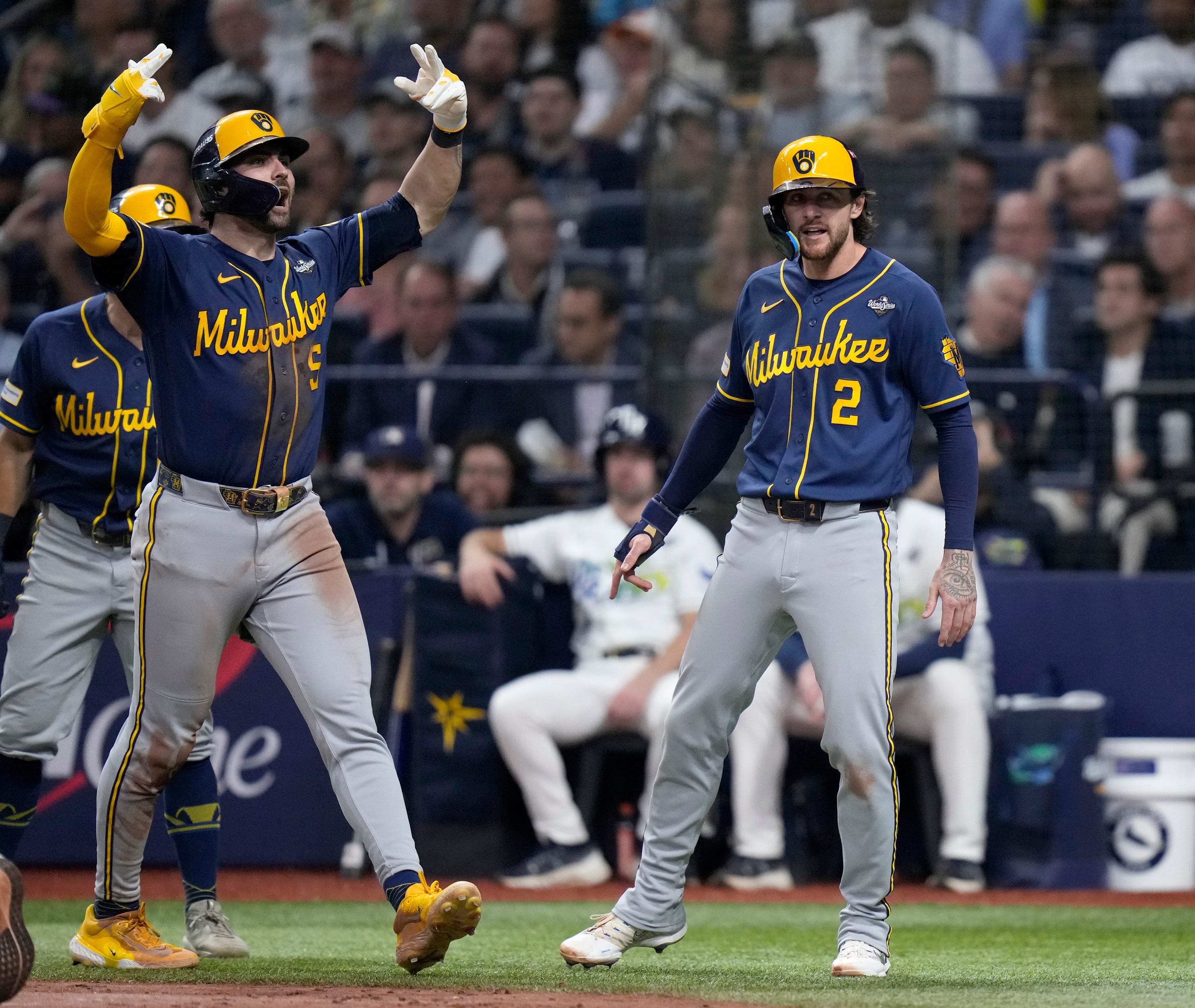 Brewers demolish Rays, 10-1, moving one win away from first World Series title