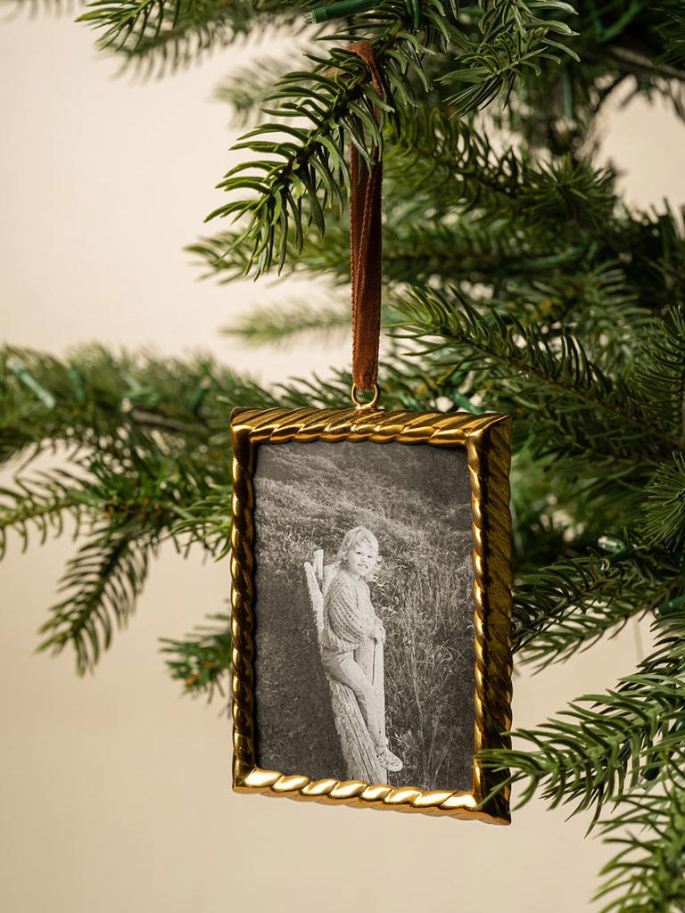 Mariska Hargitay's heartwarming Christmas tree sets the standard for ...