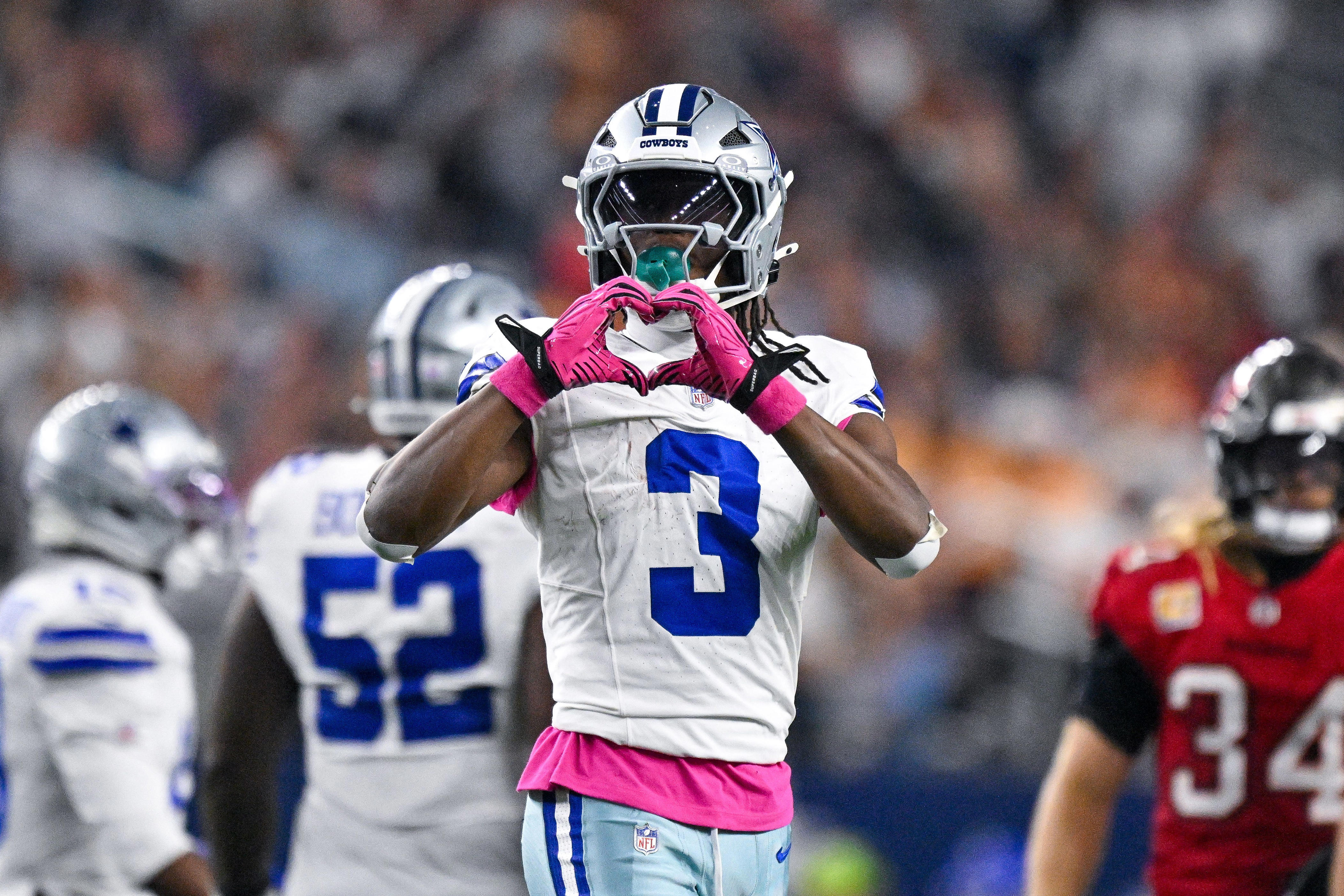 Watch: George Pickens with amazing toe-tap TD vs Eagles on MNF