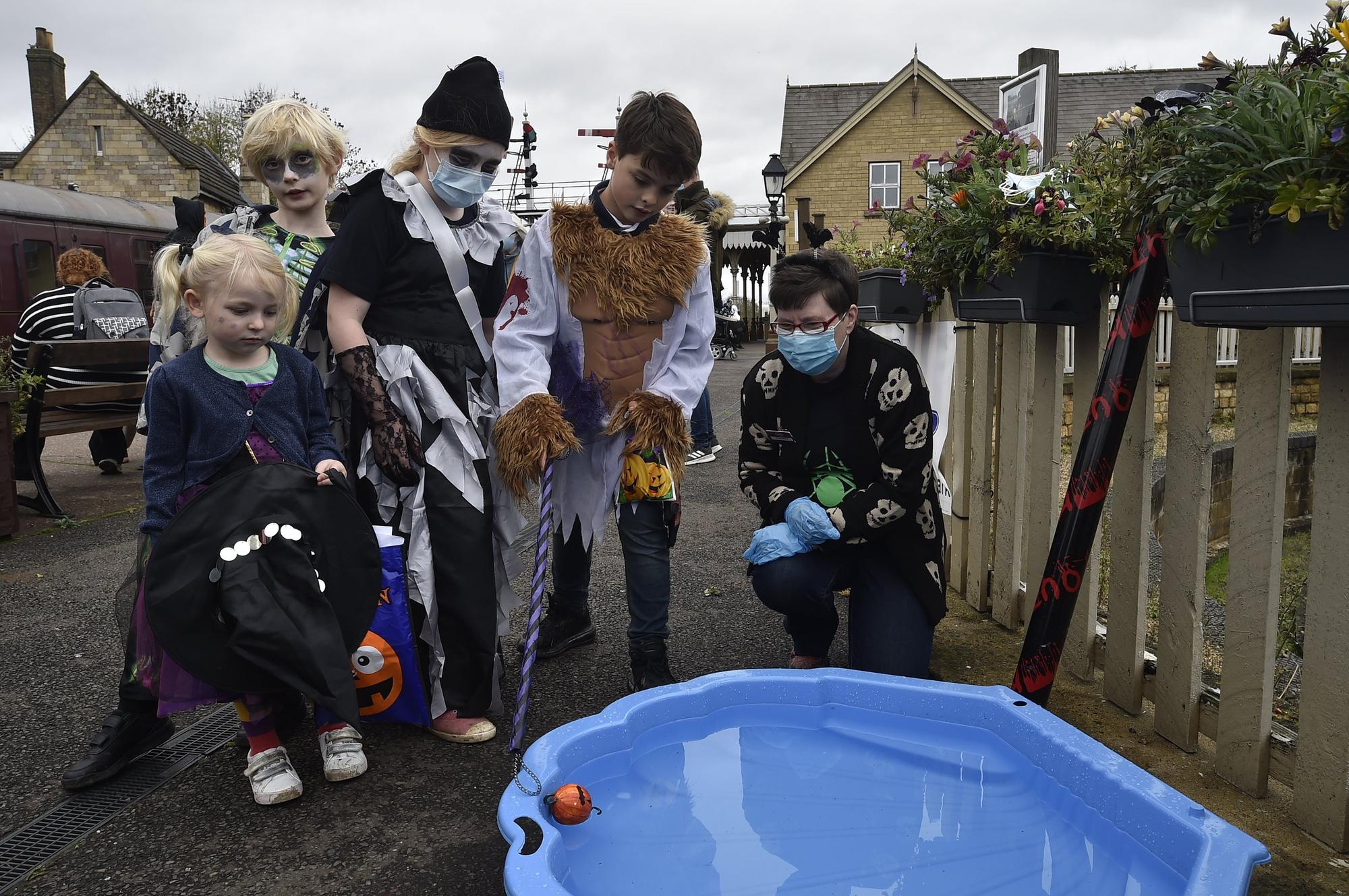 20 of our favourite archive photos showing Halloween in Peterborough ...