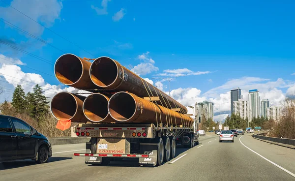 Oklahoma worker, 54, killed after hitting his head while unloading pipe ...