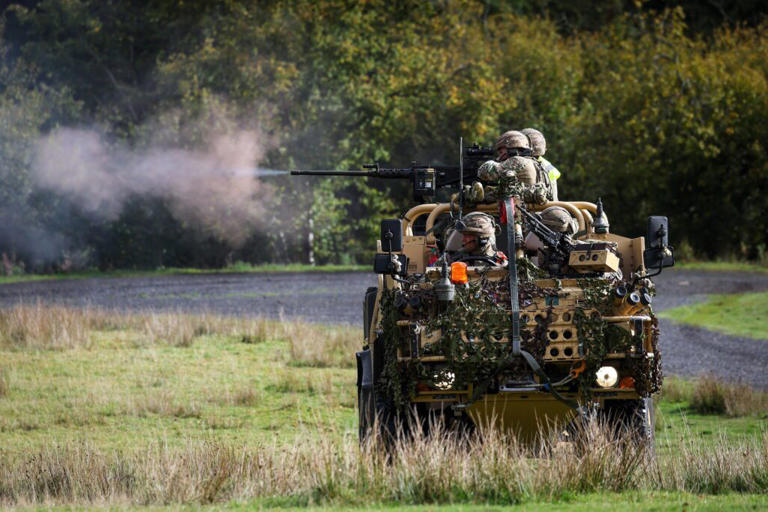 Marines complete live-fire training to protect helicopters in combat zones