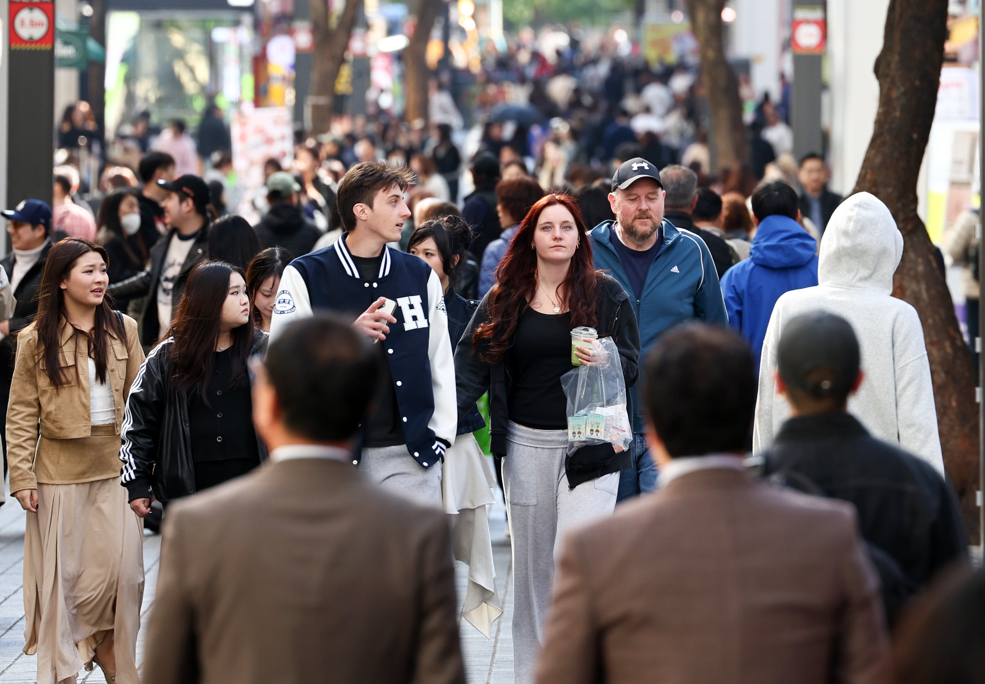South Korea's foreign tourists surpass 18.94 million, new record