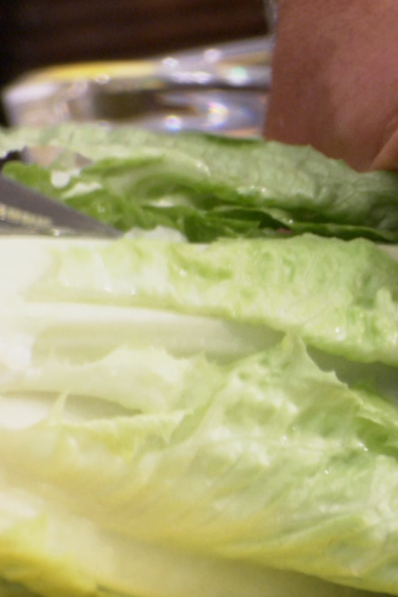 How to prepare romaine lettuce for grilling