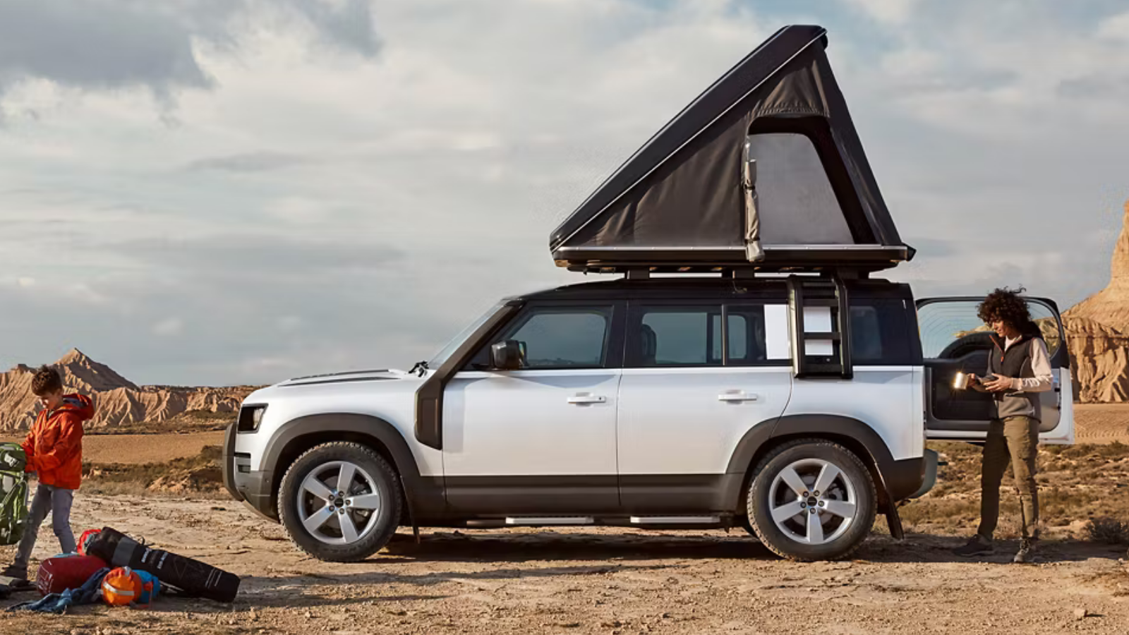 ₹34 लाख तक सस्ती हुई Land Rover Defender 110, भारत में प्रोडक्शन शुरू ...