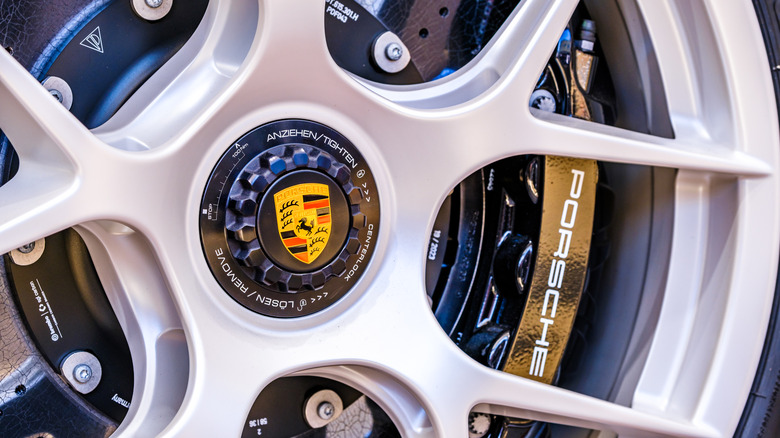 Is Porsche really working on an 18-cylinder engine?