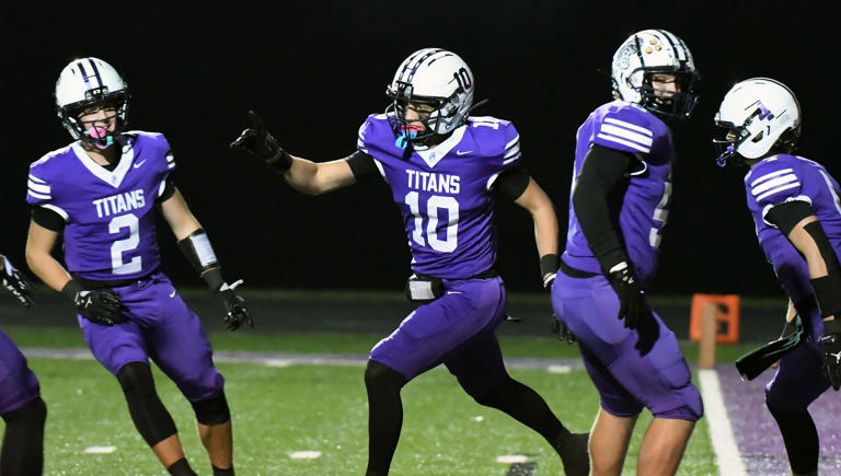 WDR Week 10 HS football power rankings | Triway close out as No. 1 team