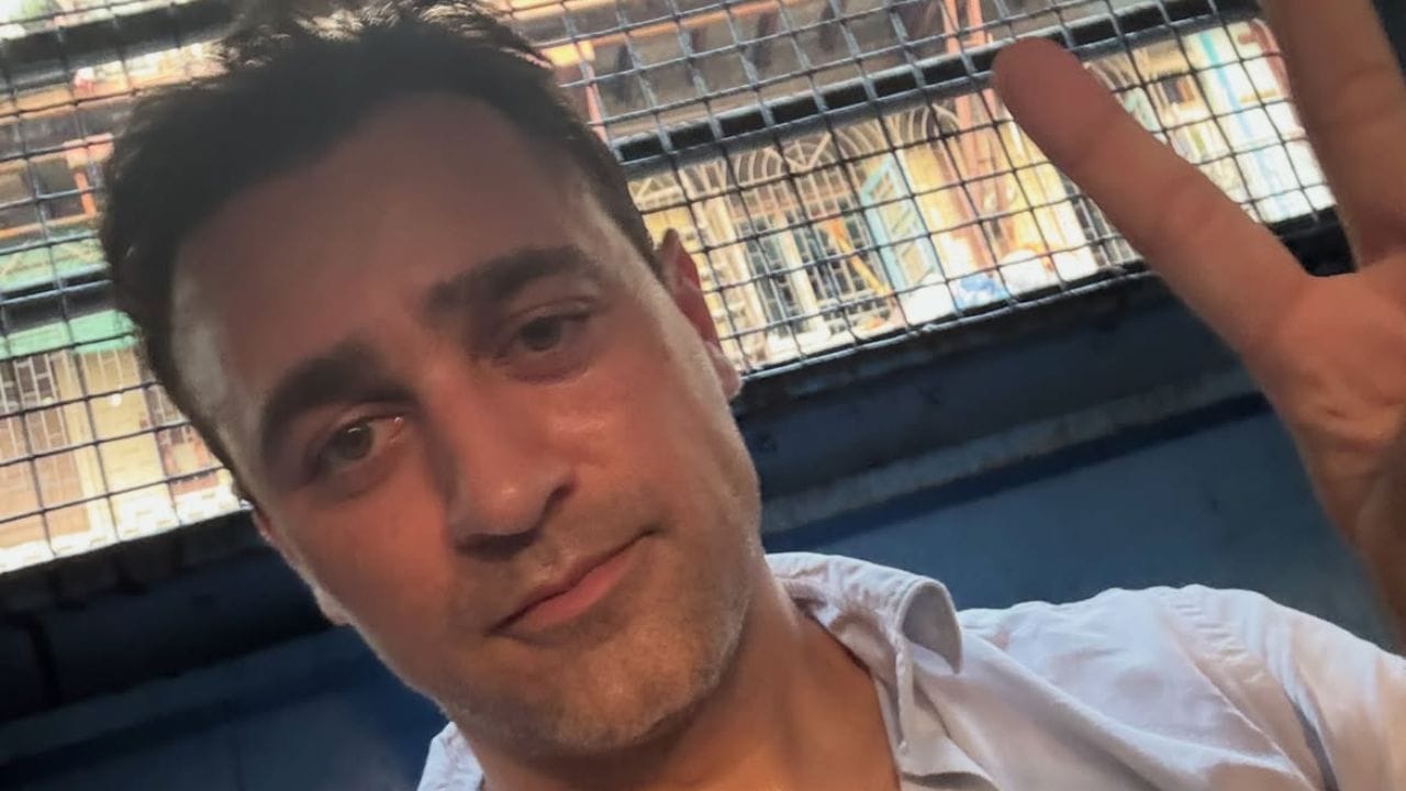 Actor Imran Khan gets temporary relief from Bombay HC over 'leave India ...