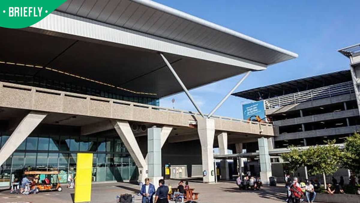 Fake drivers at Cape Town Airport allegedly target tourists with R25 ...