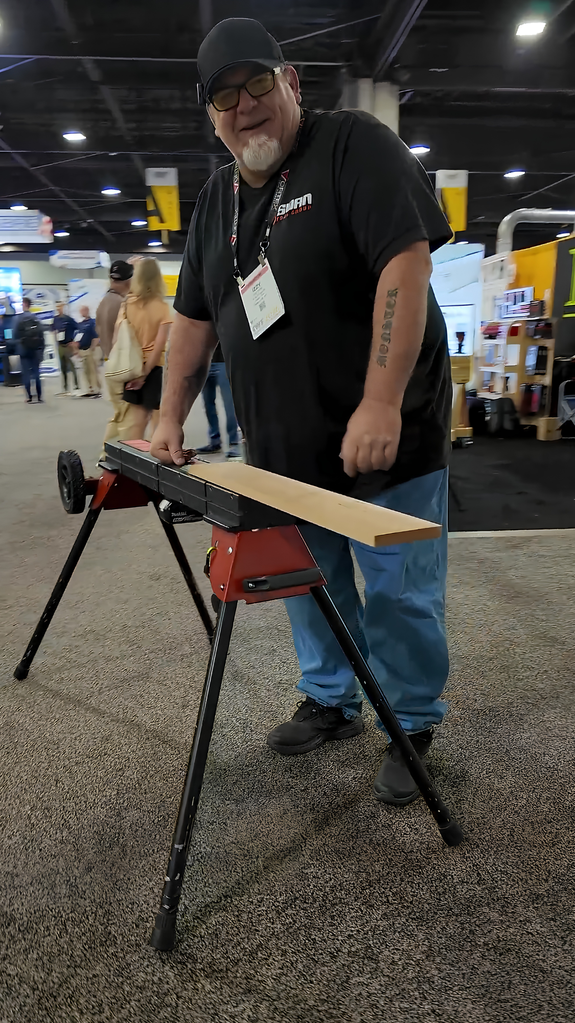 Battery-powered sawhorse features and demonstration