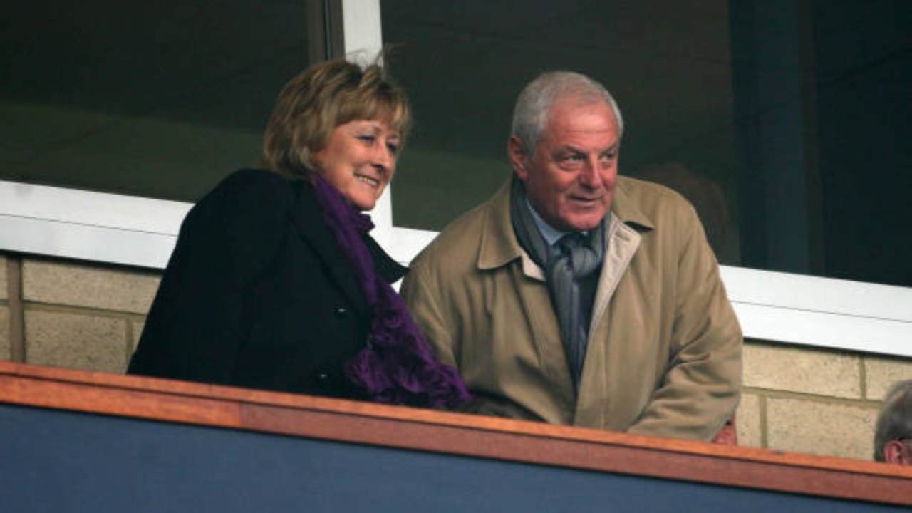 Walter Smith's widow donates £50,000 to cancer unit that treated ...